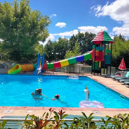 Camping Fontaine Du Roc Country house *