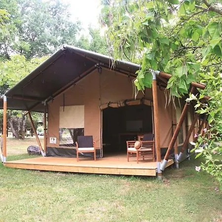 Camping Fontaine Du Roc Country house Devillac