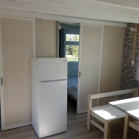 Camping Fontaine Du Roc *