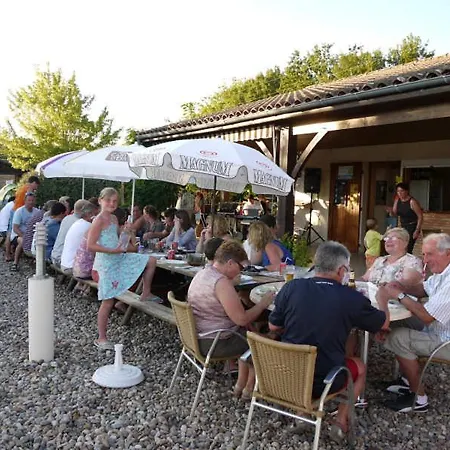Country house Camping Fontaine Du Roc Devillac