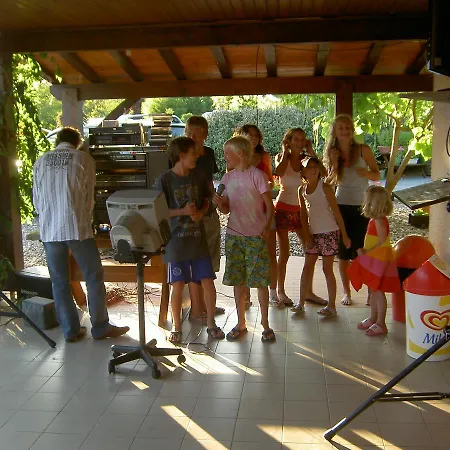 Camping Fontaine Du Roc Country house *