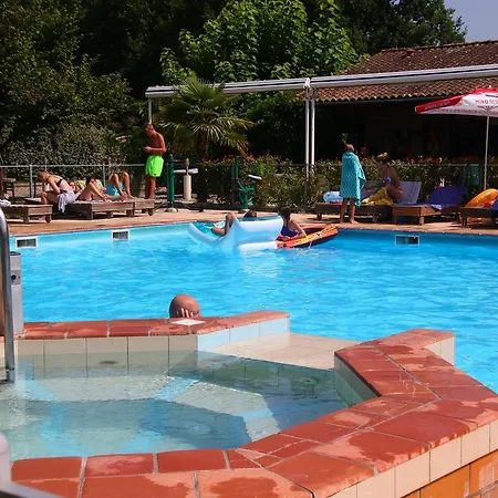 Camping Fontaine Du Roc Séjour à la campagne